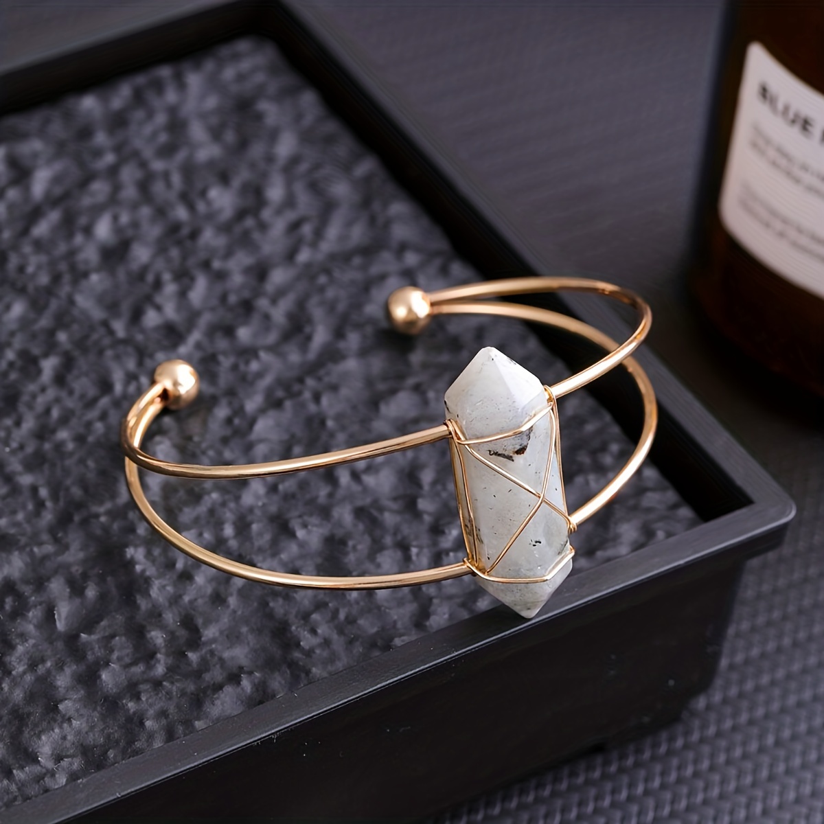 Coordinates Bracelet - سوار من الأحجار الكريمة الكريستالية الطبيعية